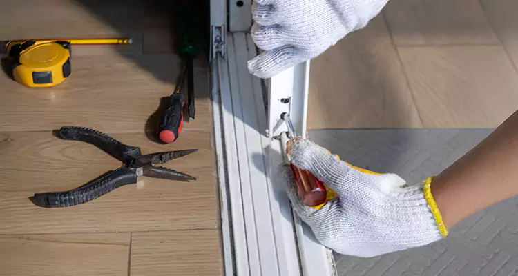 Screen Door Wheel Replacement in Naples, FL