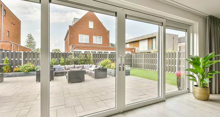 Best Sliding Screen Door Replacement Company in Naples, FL